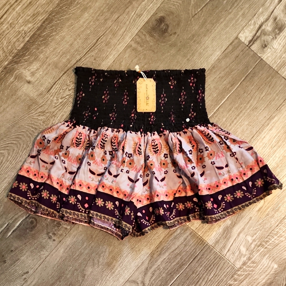 NATURAL LIFE Floral Shorts - RARE NWT
